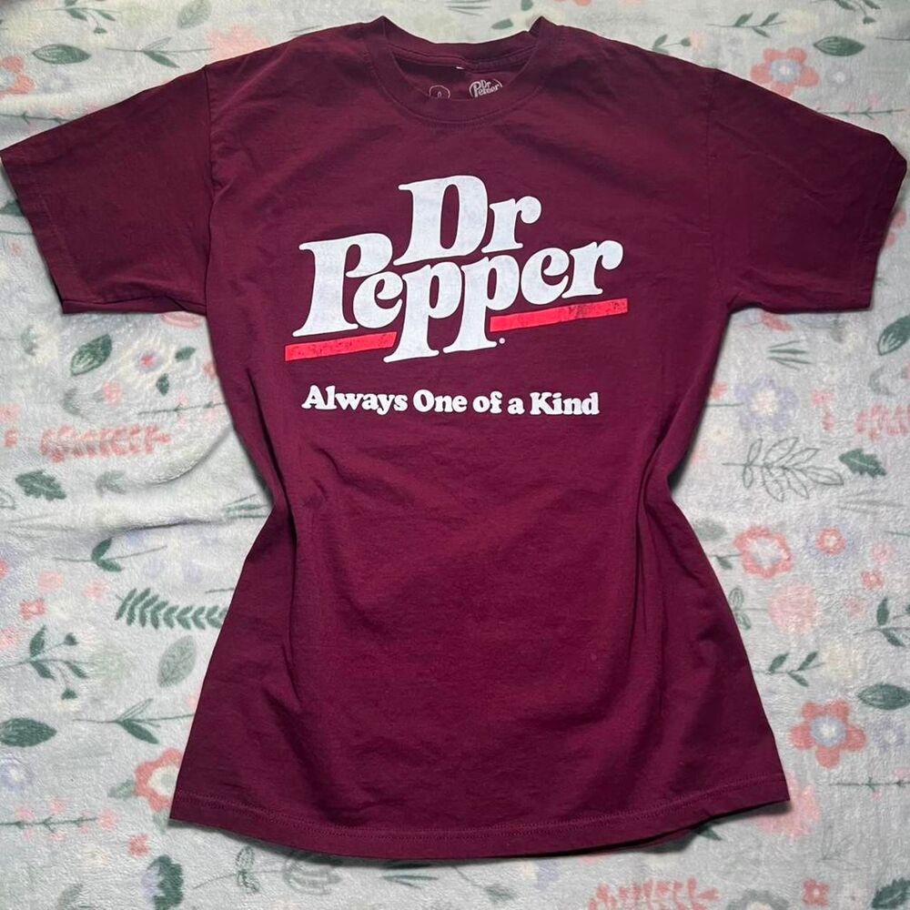 Dr Pepper Logo Graphic T-Shirt M Retro 90s Grunge Ironic Meme Food Drink Novelty